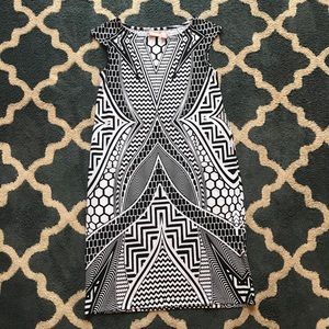 Chicos black and white stretch sheath dress small